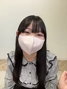 Snapshot of Reina_cute_00_ chatting on October 28, 2025, 3:21 am Reina cute 00 online show from October 28, 2025, 3:21 am