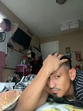 chocolatestrawberrydips online show from December 5, 2025, 3:41 pm