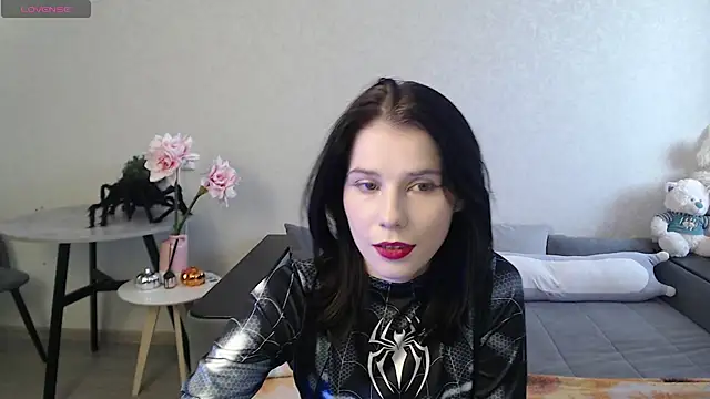 Mell Hyees online show from November 1, 2025, 11:01 am