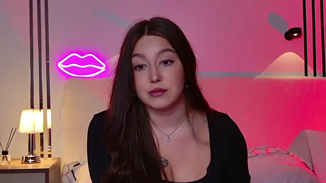  Tessa May  online show from November 21, 2025, 10:41 pm