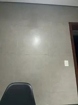 LoboCachorro online show from November 18, 2025, 1:33 am