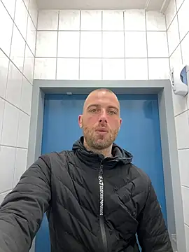 Rotteei1 online show from April 21, 2026, 12:44 pm