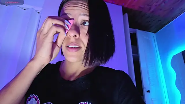 Aria Russo online show from April 9, 2026, 2:44 pm