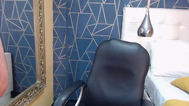 SantiOlsen online show from November 2, 2025, 3:53 am