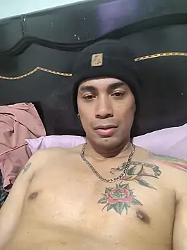 Michell85 online show from November 9, 2025, 9:02 pm