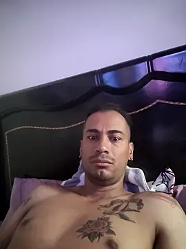 Michell85 online show from December 5, 2025, 3:52 pm