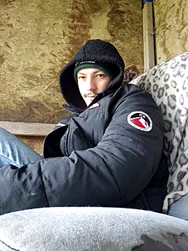 bbyxklaus online show from November 25, 2025, 11:10 am