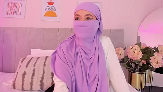 fatiima  online show from October 21, 2025, 7:14 pm