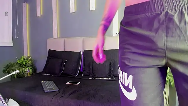 ArohomLester online show from March 5, 2026, 1:51 pm