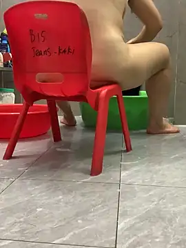 HinayLa online show from April 25, 2026, 1:41 pm