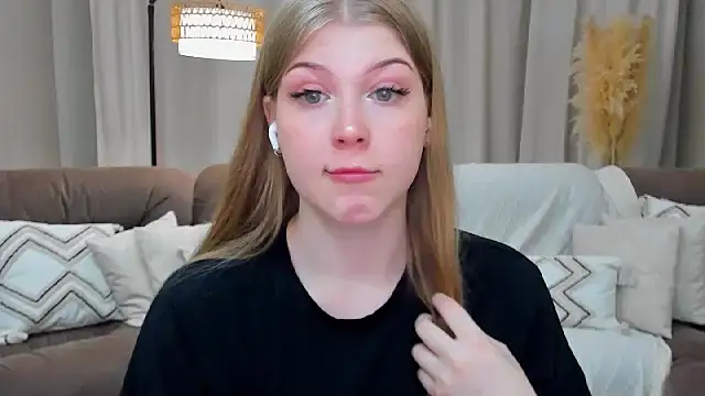 Snapshot of Stella_Light chatting on May 29, 2026, 6:28 pm Stella Light online show from May 29, 2026, 6:28 pm
