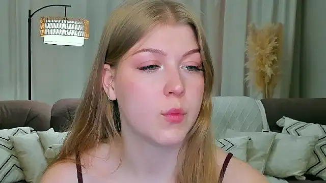 Snapshot of Stella_Light chatting on June 5, 2026, 11:16 am Stella Light online show from June 5, 2026, 11:16 am