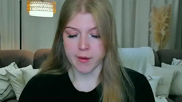 Snapshot of Stella_Light chatting on June 8, 2026, 4:24 am Stella Light online show from June 8, 2026, 4:24 am