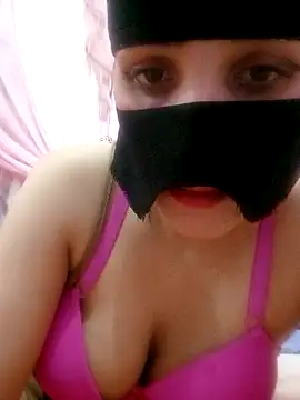 SandyAmr online show from April 25, 2026, 7:11 pm