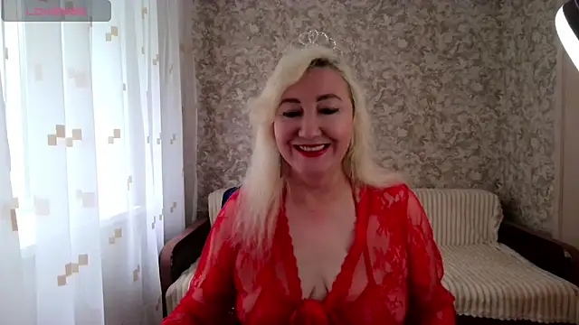 LadyKriss online show from June 12, 2026, 3:49 am
