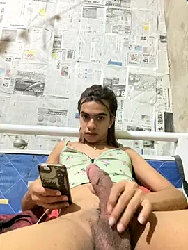 luv trix online show from November 5, 2025, 9:42 am