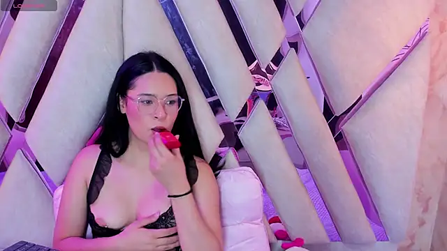 Isa doux online show from April 10, 2026, 3:45 am