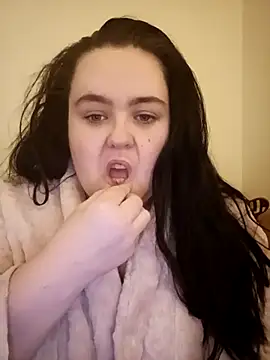 Maya 29x online show from December 14, 2025, 7:29 pm