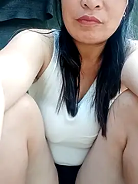 chipu06 online show from May 17, 2026, 2:42 am