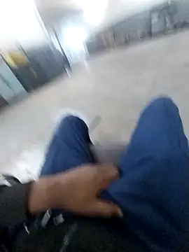 loVbRo1 online show from November 5, 2025, 2:22 am