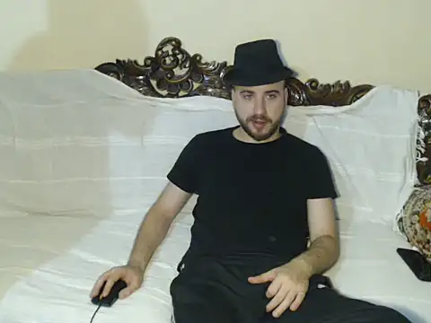 Snapshot of 2hellboys chatting on November 23, 2025, 10:53 pm 2hellboys online show from November 23, 2025, 10:53 pm