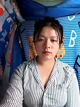 lisa-bae00 online show from March 5, 2026, 10:44 am