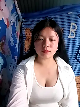 lisa-bae00 online show from April 20, 2026, 12:41 pm