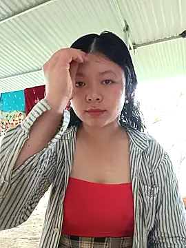 lisa-bae00 online show from April 21, 2026, 3:24 am