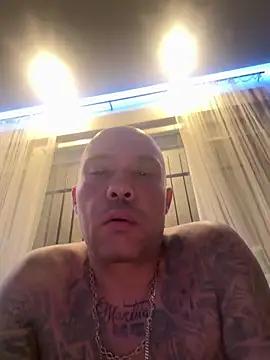 gitanoMad online show from October 26, 2025, 1:11 am