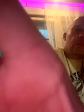 Snapshot of gitanoMad chatting on December 21, 2025, 12:07 am gitanoMad online show from December 21, 2025, 12:07 am