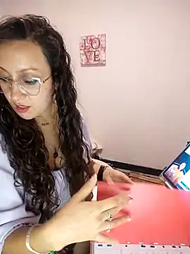 Pinkvixen69 online show from February 9, 2026, 7:40 pm