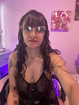 Pinkvixen69 online show from May 27, 2026, 5:10 pm