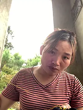 sowbibi online show from October 22, 2025, 4:57 am