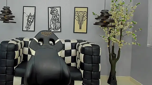 Bianca Millf online show from April 12, 2026, 3:55 am