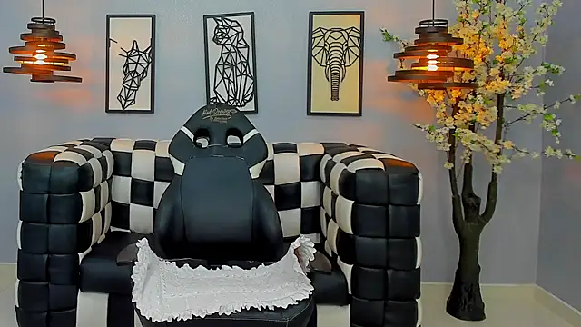 Bianca Millf online show from April 13, 2026, 4:07 am