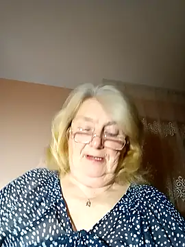 AmyLove353 online show from November 22, 2025, 8:19 pm