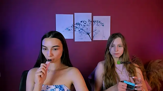 Snapshot of kira_light__ chatting on October 28, 2025, 10:19 am kira light online show from October 28, 2025, 10:19 am