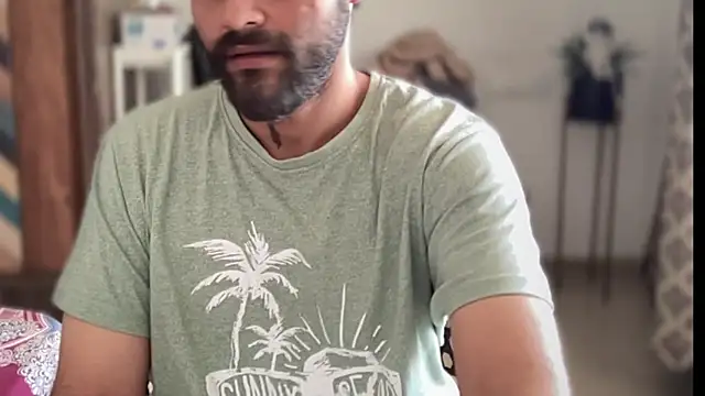 Snapshot of MakeMeAwareAah chatting on January 9, 2026, 6:49 am MakeMeAwareAah online show from January 9, 2026, 6:49 am