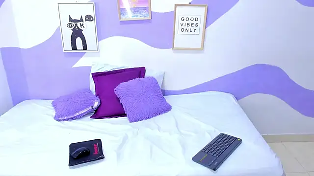 VIOLETA-28 online show from November 15, 2025, 11:18 am