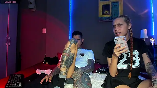 cleoo jhonny online show from March 22, 2026, 2:26 am