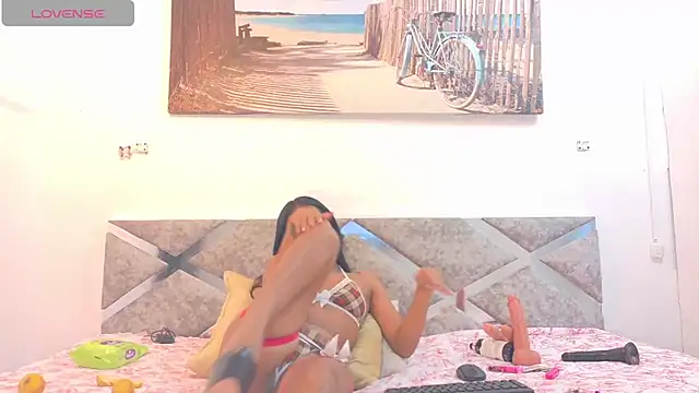 helleennhoot online show from November 18, 2025, 1:00 am