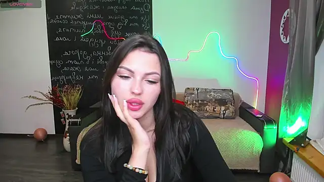 Snapshot of KittyShenson chatting on May 27, 2026, 5:43 pm KittyShenson online show from May 27, 2026, 5:43 pm