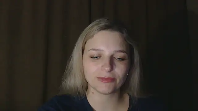 ElisSky301 online show from February 8, 2026, 9:18 pm