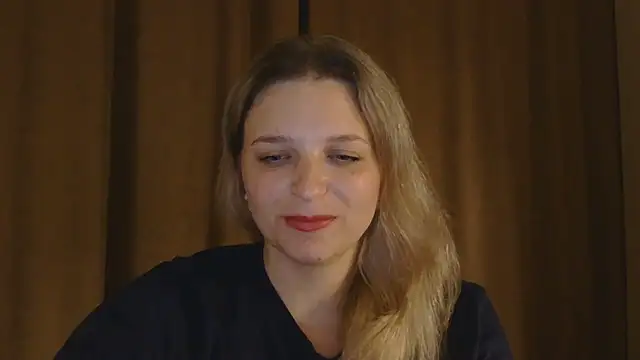 ElisSky301 online show from April 2, 2026, 9:12 pm