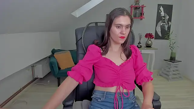 IzzyMonro online show from December 4, 2025, 7:06 am