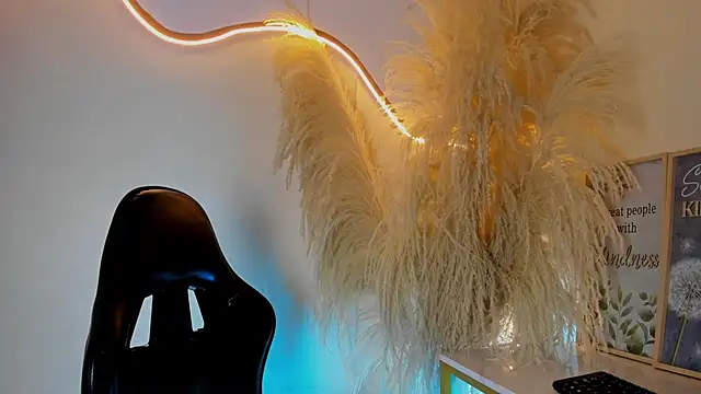 lunajoness  online show from November 27, 2025, 9:17 pm