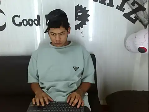 Yordi Alpha online show from November 1, 2025, 1:57 pm