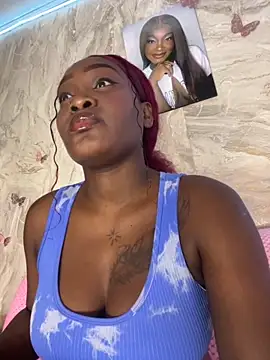 ezlyne-01 online show from November 7, 2025, 1:05 am