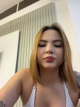 Snapshot of Beella1_ chatting on May 31, 2026, 10:00 am Beella1 online show from May 31, 2026, 10:00 am