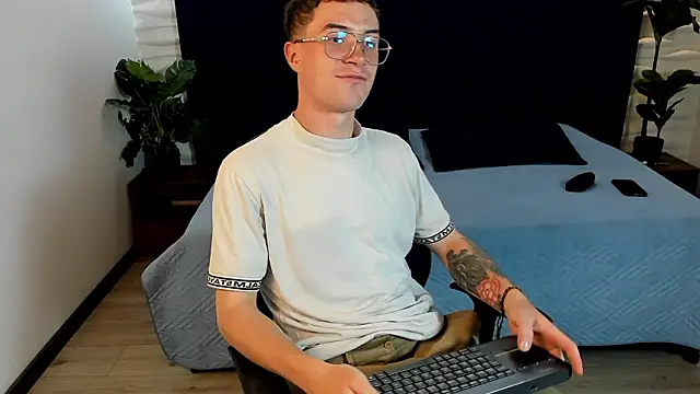 Lil James online show from February 13, 2026, 8:38 pm